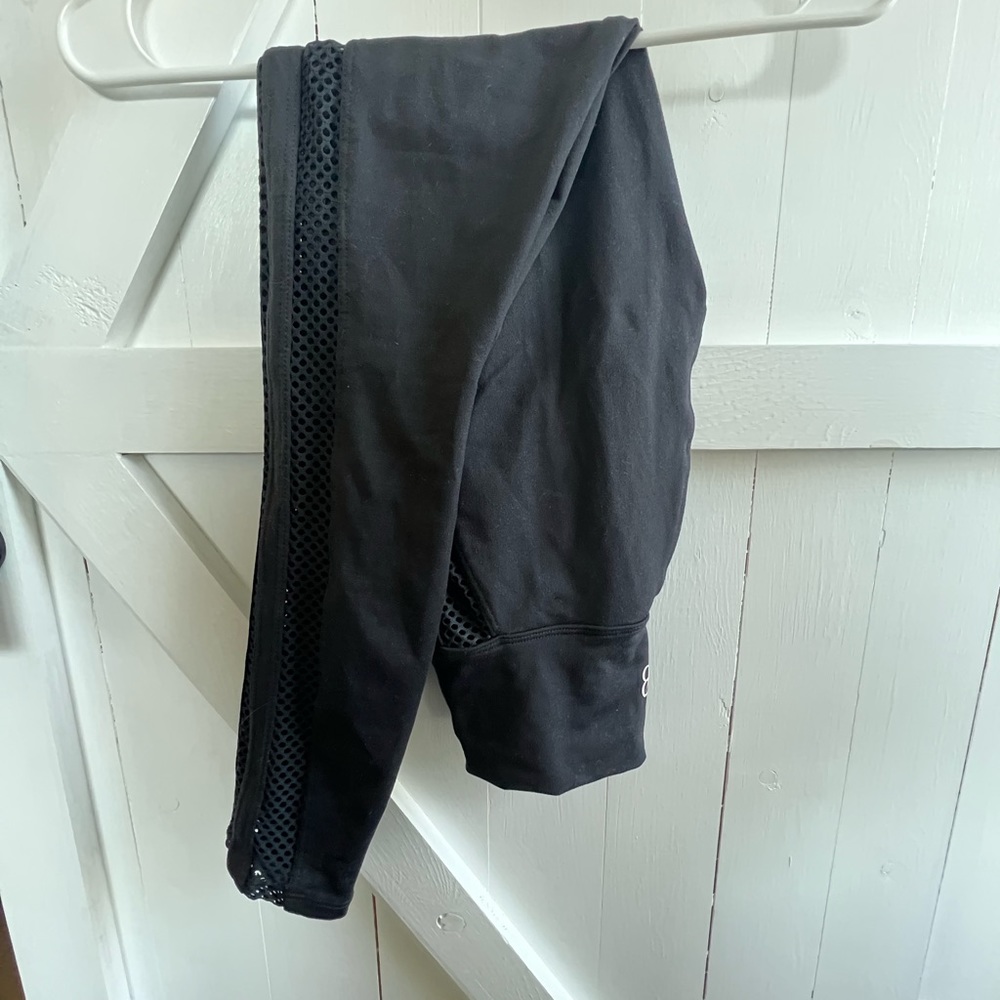 Bombshell sportswear leggings, mesh down the sides!